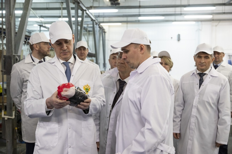 Министр сельского хозяйства Дмитрий Николаевич Патрушев дал оценку агрохолдингу CHUVA в рамках своего рабочего визита в Республику Чувашия 18 апреля