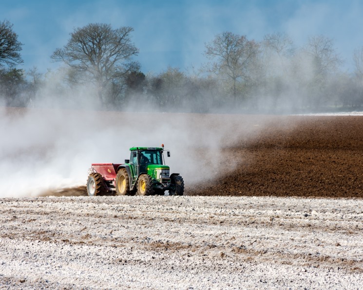 Обеспеченность аграриев тракторами вновь снизилась