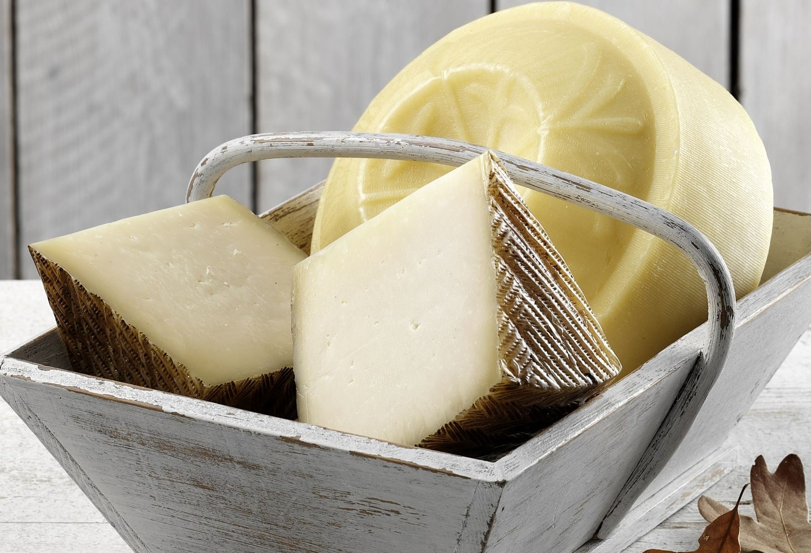 Производитель сыров «Кабош» откроет фирменные магазины в Москве и Санкт-Петербурге