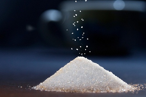 Торговые сети столкнулись с трудностями при закупке масла и сахара