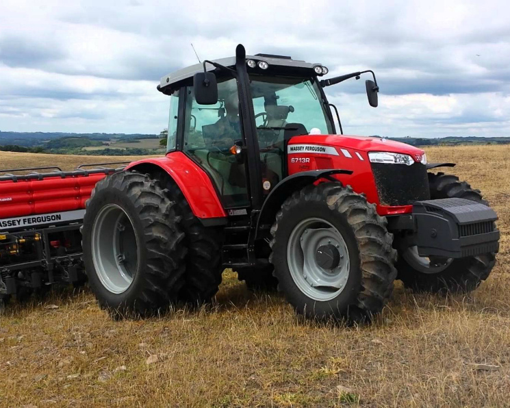 Новость партнера: AGCO-RM объявляет о снижении цены на универсальный трактор Massey Ferguson 6713