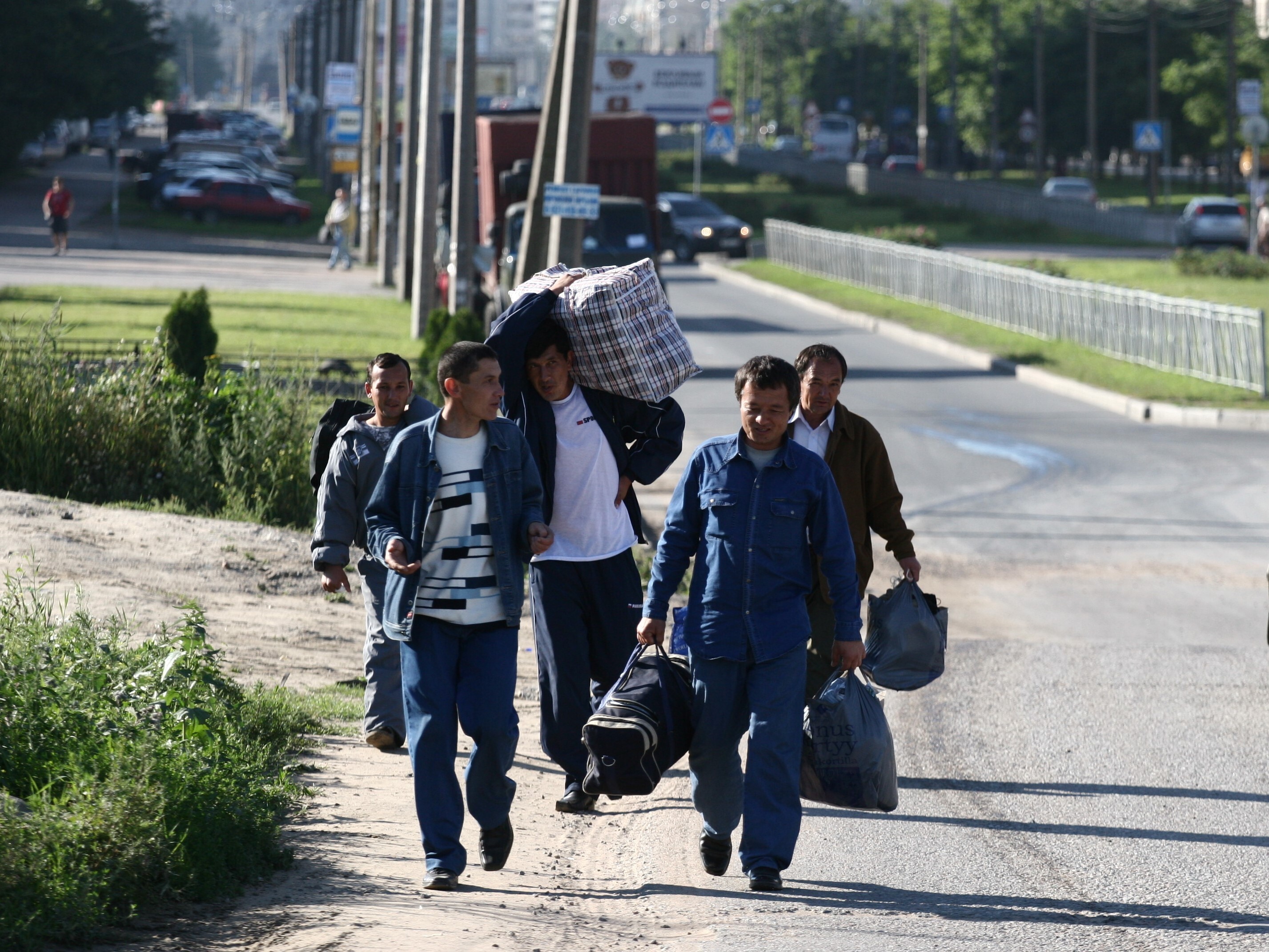 Минтруд предложил отменить ограничения по числу мигрантов из Узбекистана