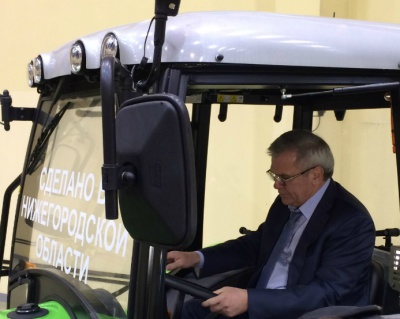 Заместитель губернатора Нижегородской Области Е.Б. Люлин высоко оценил трактор Deutz-Fahr Agrolux 4.80 российской сборки