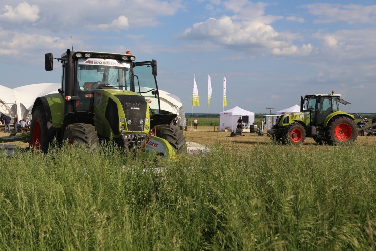 Партнерский материал. CLAAS: Заготовка кормов под знаком качества — день поля в Калужской области