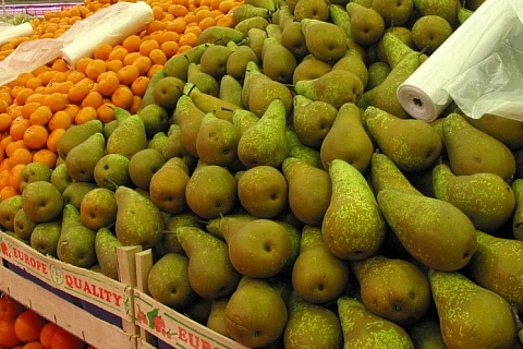Цены на фрукты и ягоды снизились на 10-20%