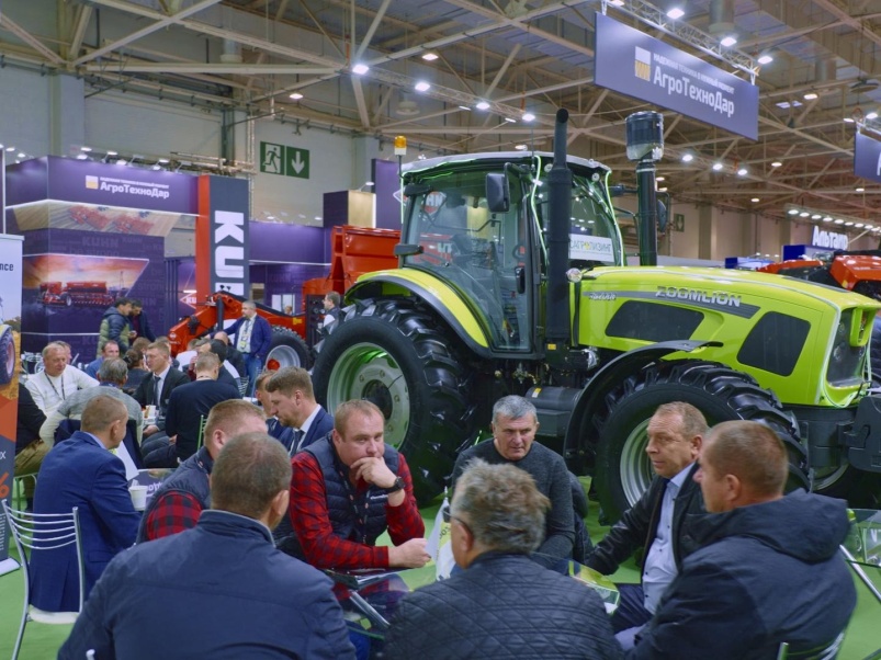 Почти четверть китайских тракторов, купленных аграриями России в 2023 году, — техника Zoomlion