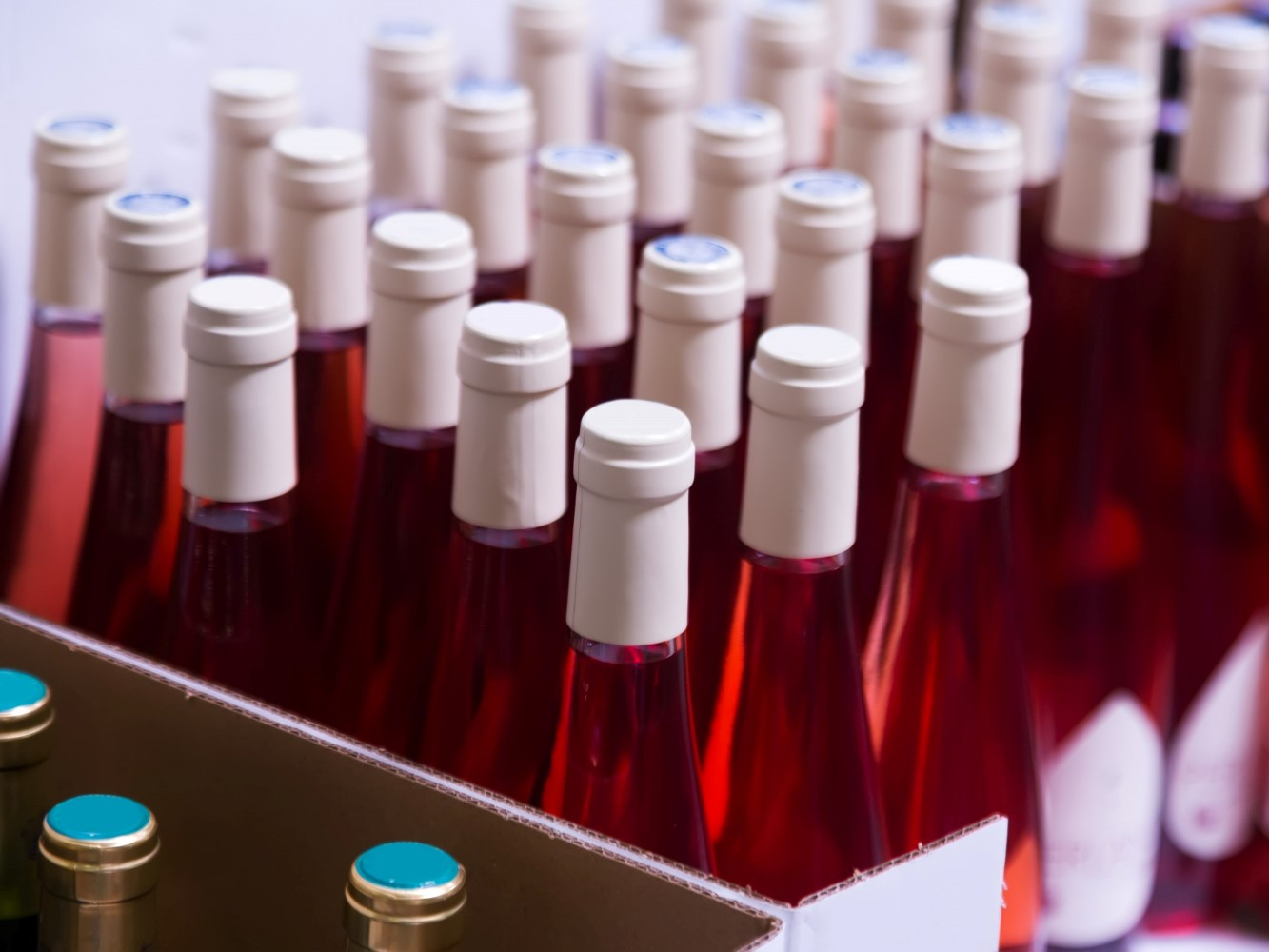 ФТС оценила ввозную пошлину на вино в 200% как запретительную