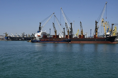 В морских портах разрешили размещать спецхранилища минудобрений
