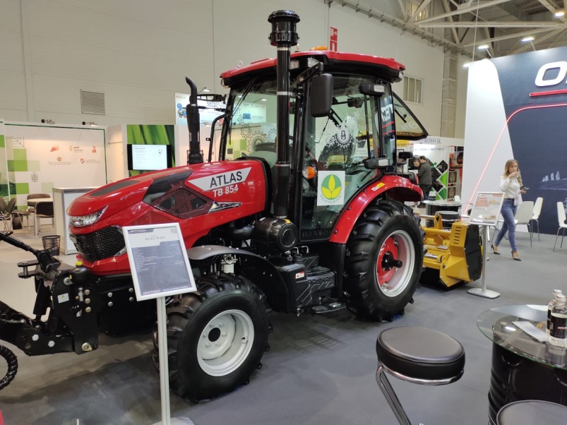 Мал да удал: «ОПТИТЭК» показал на ЮГАГРО-2025 продвинутый трактор на 85 л.с.