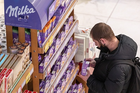 С июня в России подорожает шоколад Alpen Gold, Picnic и Milka