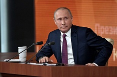 Владимир Путин поздравил аграриев с «шикарными урожаями»
