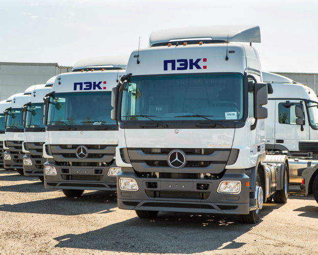 Компания «ПЭК» приобрела крупную партию грузовиков «Мерседес-Бенц»