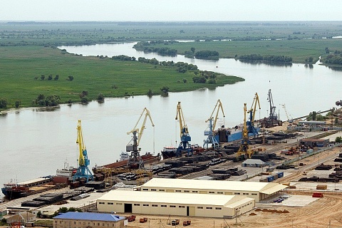 ПЛК «Каспий» запустит перевалку зерна через порт в Астраханской области