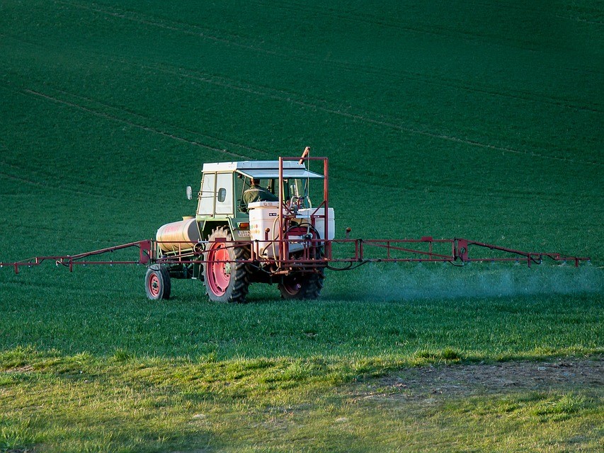 С октября в России может быть введена квота на импорт пестицидов