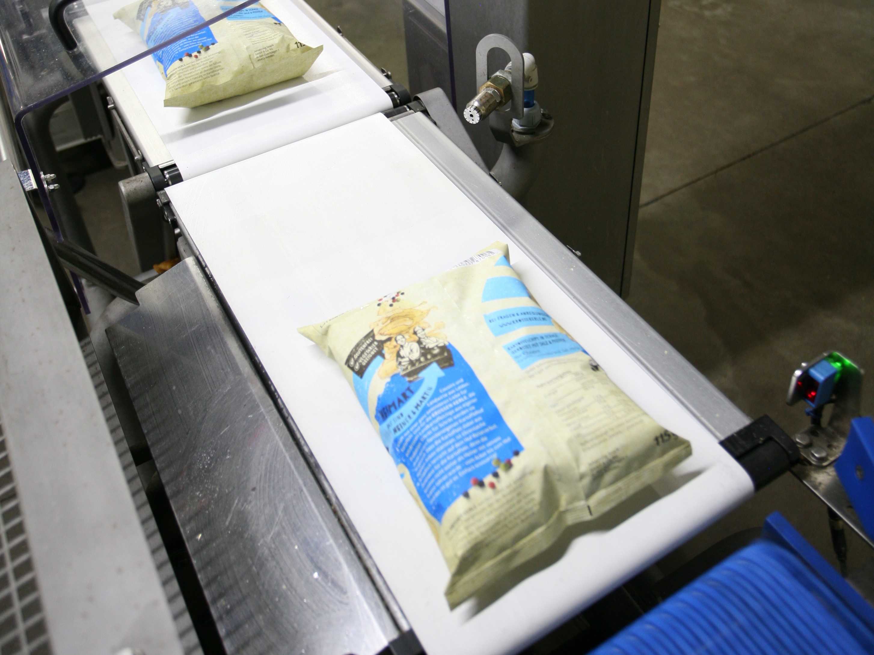 Johanning Snacks checkweigher close up (PR shot).JPG