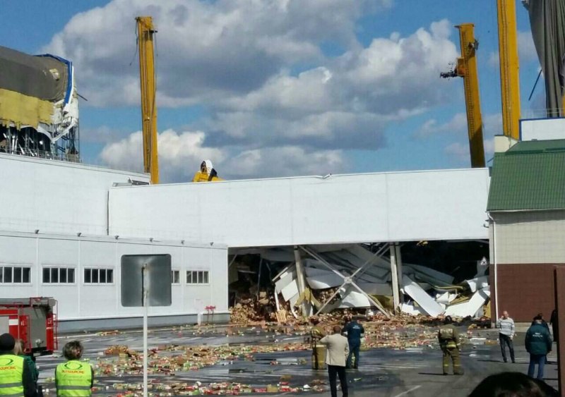 В городе Лебедяни Липецкой области во вторник утром произошло обрушение склада