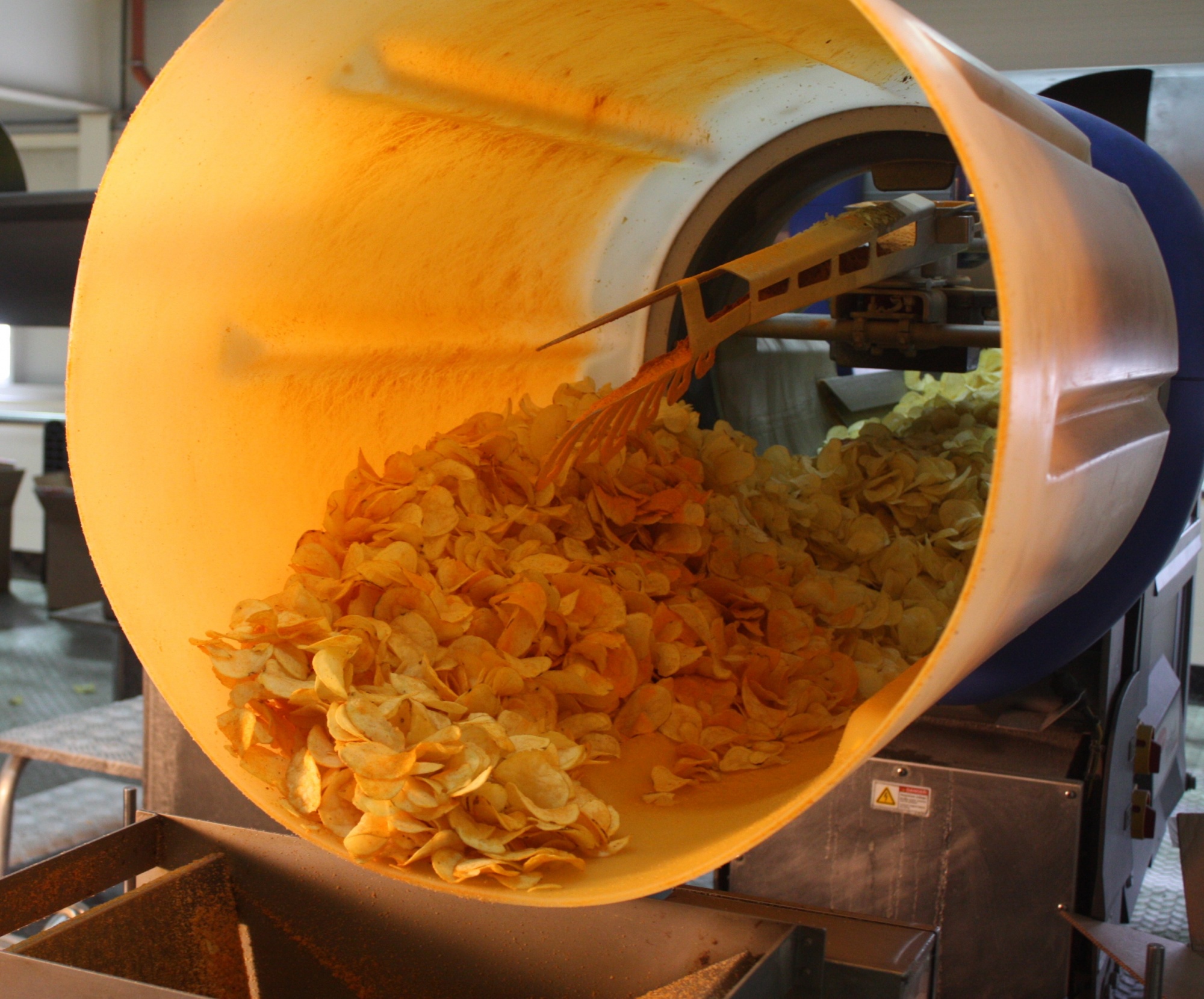 KDV potato crisps with seasoning drum (PR shot).JPG