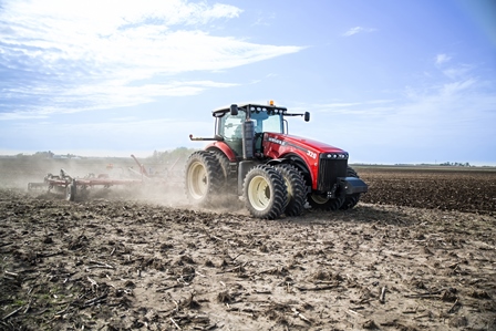 компания покажет уже полюбившийся аграриям трактор Versatile 340