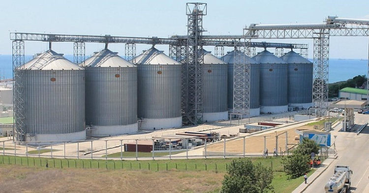 ВТБ подтвердил планы покупки 50% зернового терминала Тамань